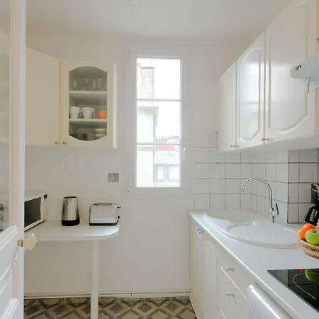 Bnbnova - 1br & Bastille Appartement Parijs